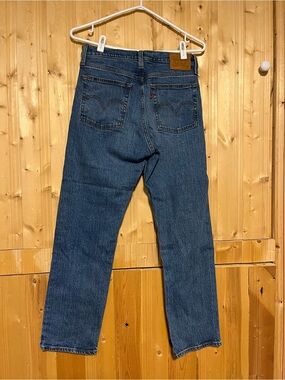 Levi's Women's Straight-Leg Jeans in Medium Blue Wash